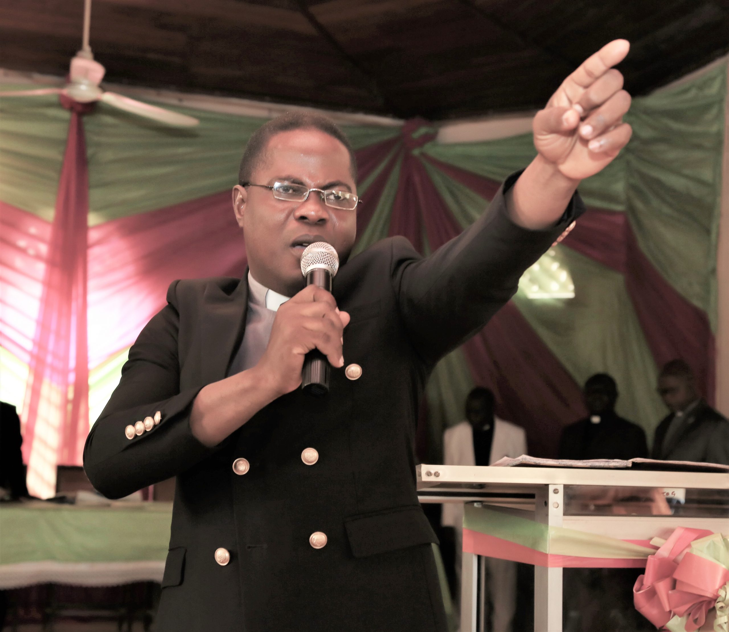 REV, DR. J.B. OWOYEMI, UACC PRESIDENT
