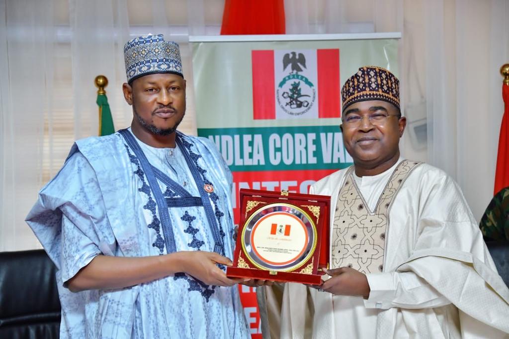 0b66ad0c-624f-4541-ac7e-0a4e1b350ecc