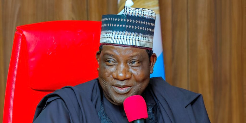 Former-Governor-of-Plateau-State-Simon-Bako-Lalong-1140x570