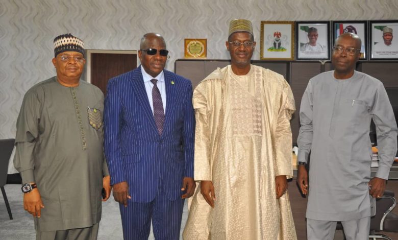 visit-to-ministry-of-housing-780x470