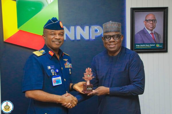 G6q7EfVXkAAZPon-600x400